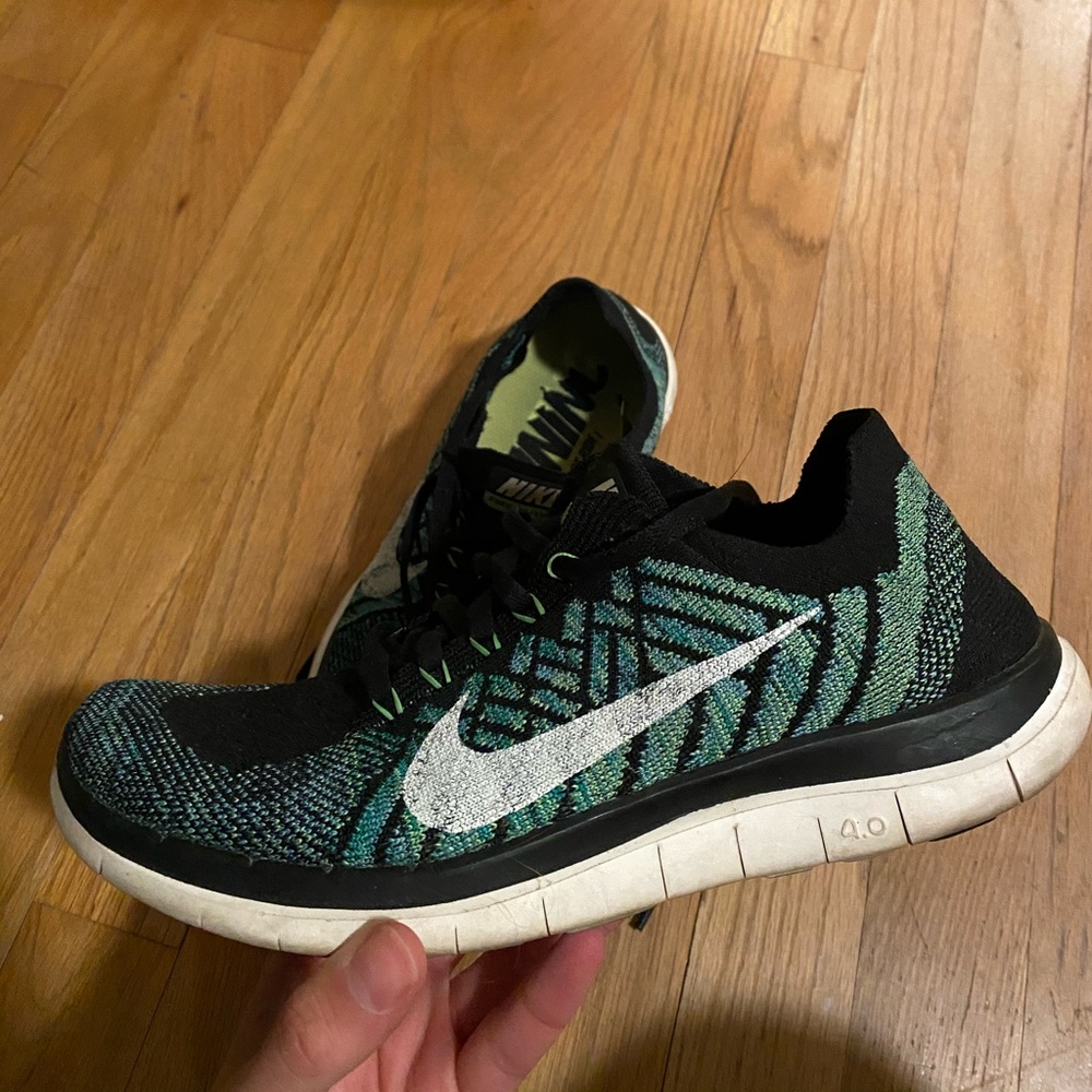Nike free 4.0 flyknit running shoes size 7